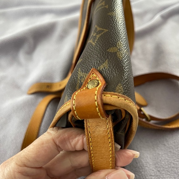 Louis Vuitton Samur 30 - Picture 8 of 11
